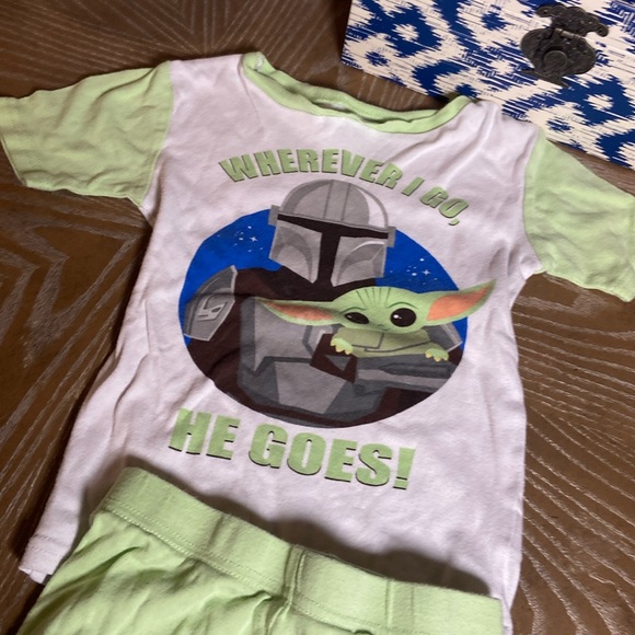 Boys Star Wars Mandalorian Baby Yoda Soft Tee & Shorts Pajama Set - Picture 2 of 8